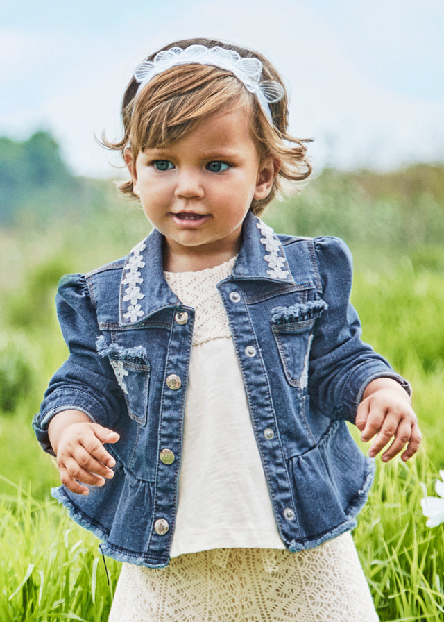 Jeansjacke mit Rüschen und Applikationen von Mayoral