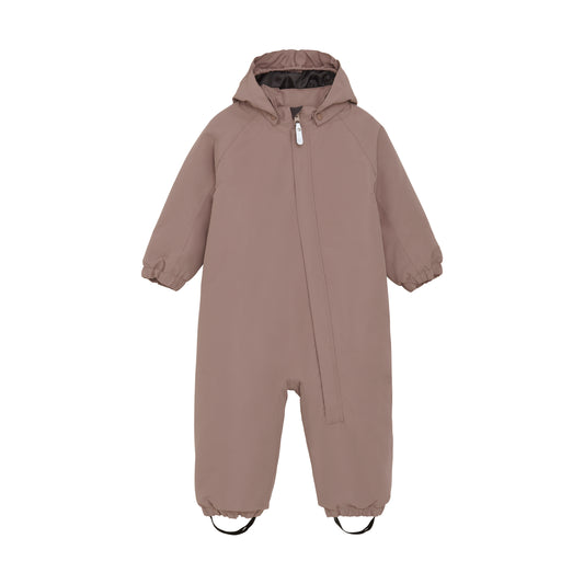 Mit dem&nbsp;Kid's Coverall Solid&nbsp;von&nbsp;Color Kids&nbsp;sind Kinder bei Wind und Wetter trocken und geschützt unterwegs. Der Kinder Overall wird aus&nbsp;100 % recyceltem Polyester&nbsp;hergestellt und ist damit leicht und funktionell. Witterung kann dem komplett&nbsp;wasser- und wasserdichten&nbsp;Kleidungsstück mit&nbsp;Bionic Eco Finish&nbsp;und getapten Nähten nichts anhaben.

Zudem überzeugt der Overall durch eine starke&nbsp;Feuchtigkeitsregulierung. So wird Schwitzen beim Spielspaß verhindert