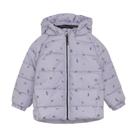 Die Winterjacke von Color Kids ist die ideale Begleitung für kalte Tage. Mit der warmen Kapuze sind Sie jederzeit vor kühlem Wetter geschützt. Sie werden sich in dieser Jacke auch bei niedrigen Temperaturen immer wohl und warm fühlen. Perfekt für den Winter!