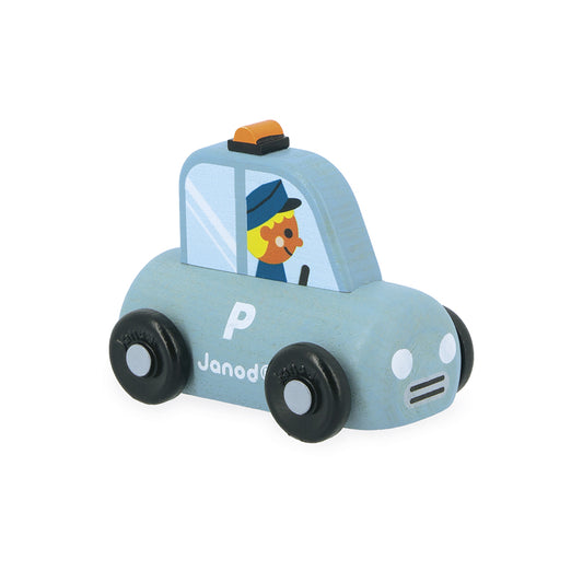 Auf geht's zu vielen spannenden Missionen im Polizeiauto! Mit diesem &nbsp;Holzauto können sich Kleinkinder unendlich viele Geschichten ausdenken. Das &nbsp;Auto ist für Kleinkinder leicht zu handhaben. Spielzeug aus &nbsp;FSCTM-zertifiziertem Holz für Kinder ab 12 Monaten. Zusammen mit deiner &nbsp;Matte und dem hübschen Würfel-Köfferchen aus dem Janod-Sortiment ergänzt &nbsp;dieses rollende Gefährt deine Welt perfekt.&nbsp;